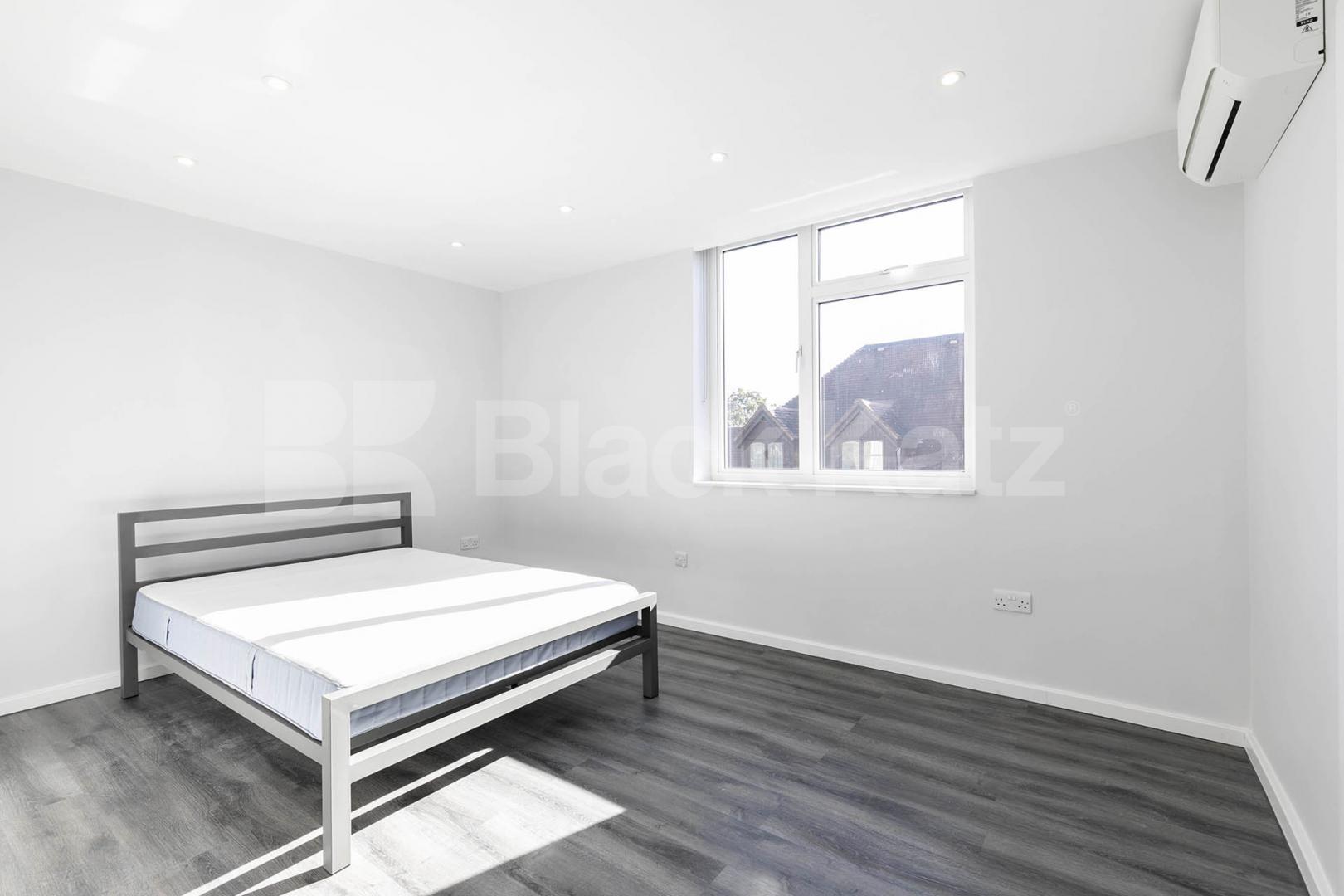 Modern Apartment The Oaks, Queens Park